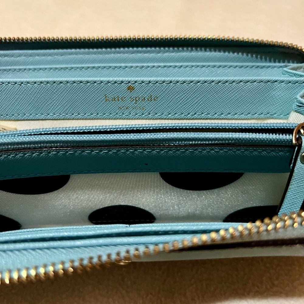 Kate Spade Zipper Wallet - Picture 3 of 8